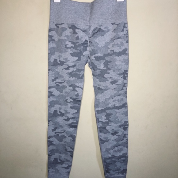 🍑 Gray Camo Seamless Women’s Leggings Large - Picture 4 of 8